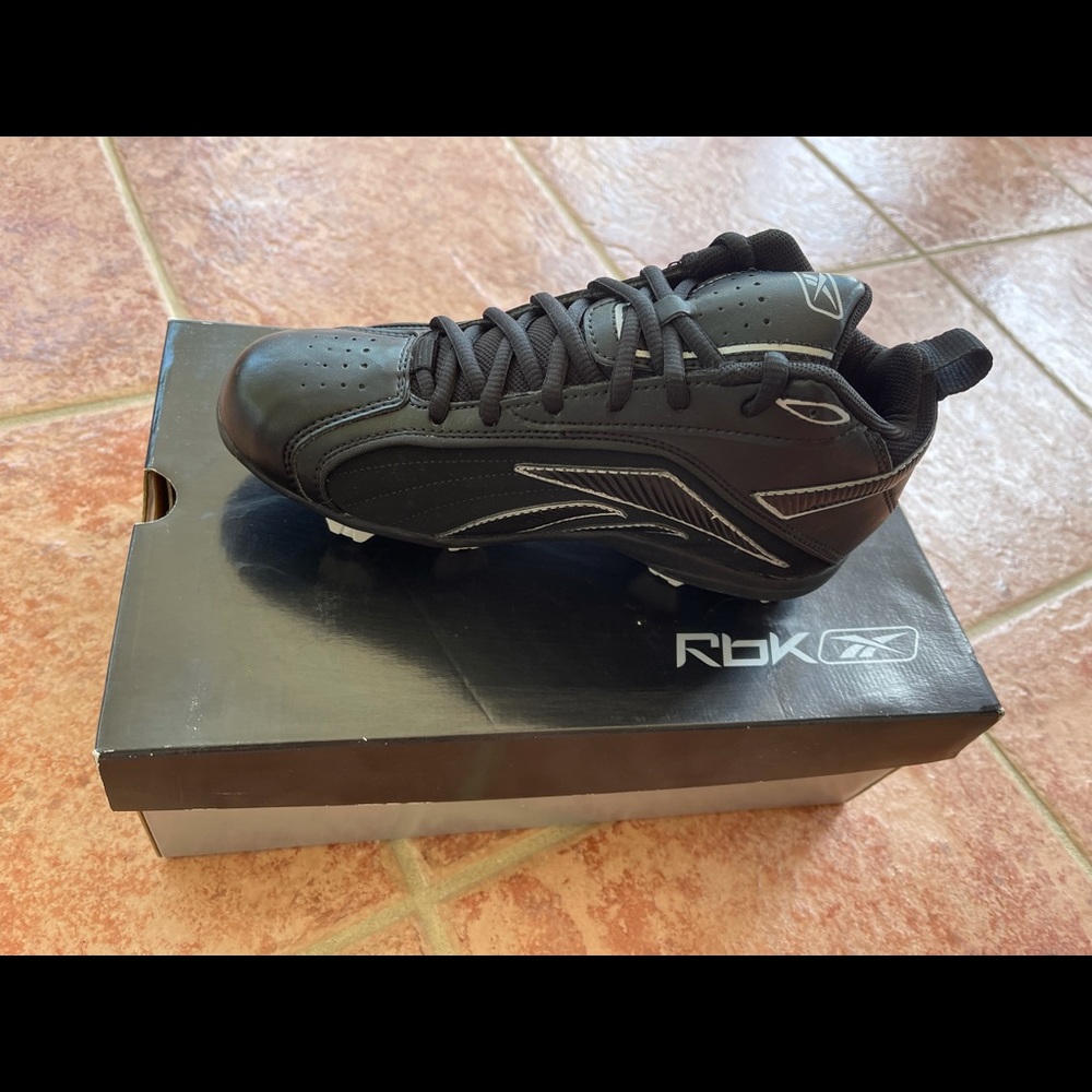 Reebok junior Baseball Cleats Vero FL MR9 Mid ll- Brand New!